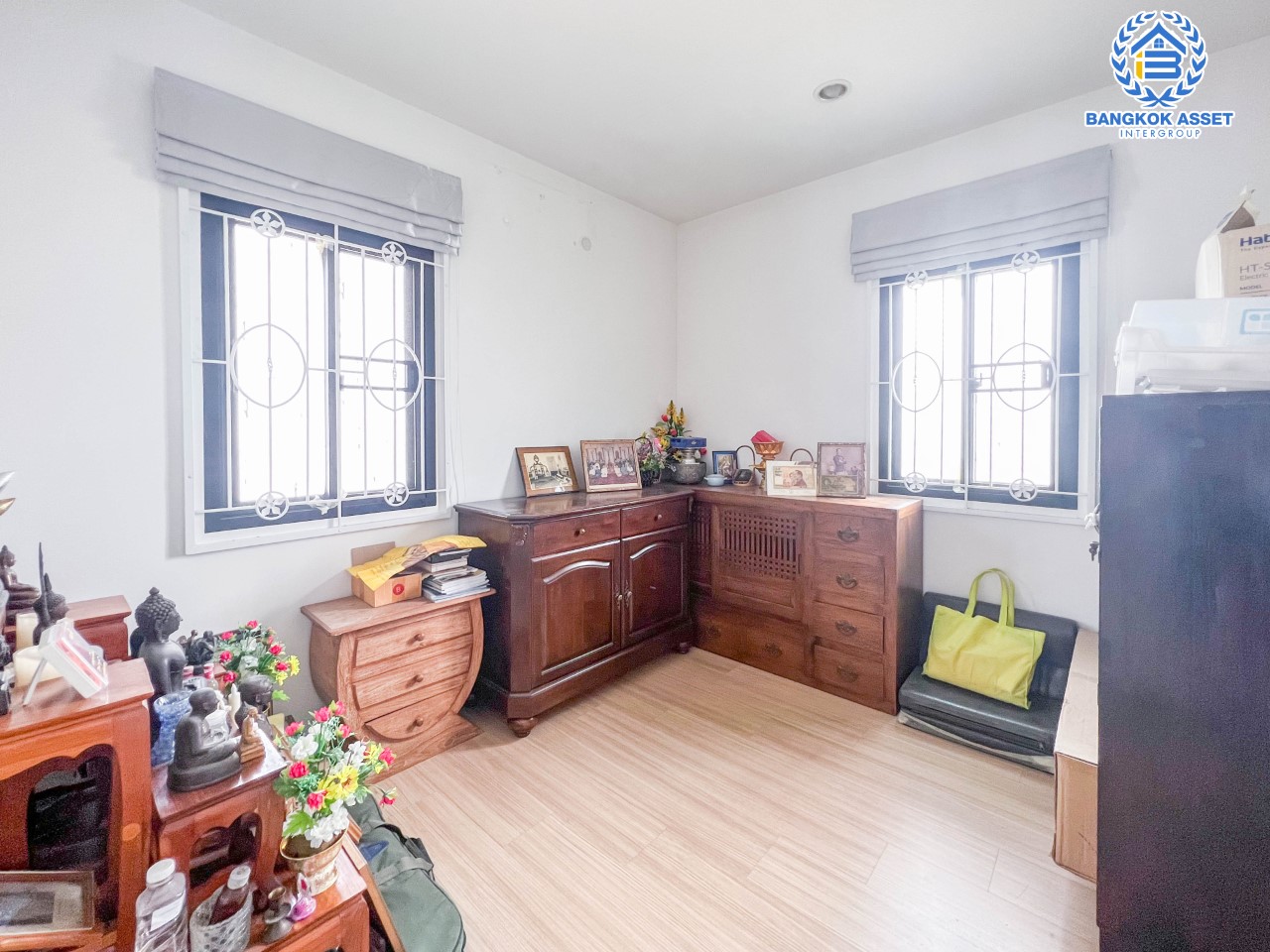 *****บ้านเดี่ยวมือสอง ย่านนนทบุรี ม.ดีไลท์ พุทธมณฑล-ศาลายา หลังมุม เนื้อที่กว้างขวางมากถึง 58.2 ตร.ว. ฟังก์ชัน 3 ห้องนอน 2 ห้องน้ำ ที่จอดรถ 2 คัน บ้านสวย พร้อมเข้าอยู่ได้ทันที บนทำเลแห่งการเดินทาง เชื่อมต่อได้หลายเส้นทาง ใกล้ทางด่วน "ศรีรัช"